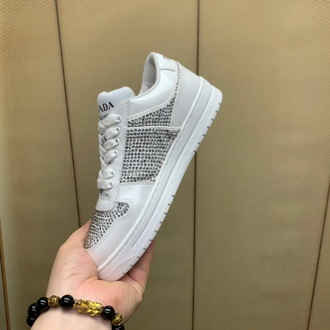 💰680.巜PRADA》Prada: Top 🔝purchasing agent🔍🔍The latest men’s counters are on sale simultaneously, high-quality original calfskin imported from Italy 🇮🇹. Brand logo* (prominent·high-end·noble·class·) exquisite workmanship (imported from Italy🇮🇹 Sole: Original sole provided by the original factory, ⚠️exclusive double-layer activity, TPR rubber, combination outsole; super comfortable, wear-resistant, non-slip, environmentally friendly🌳🌳🌳, real shot🎬The real thing is more beautiful🔍🔍 (high quality, follow the order) code number 38 to 44 (.45 customized)